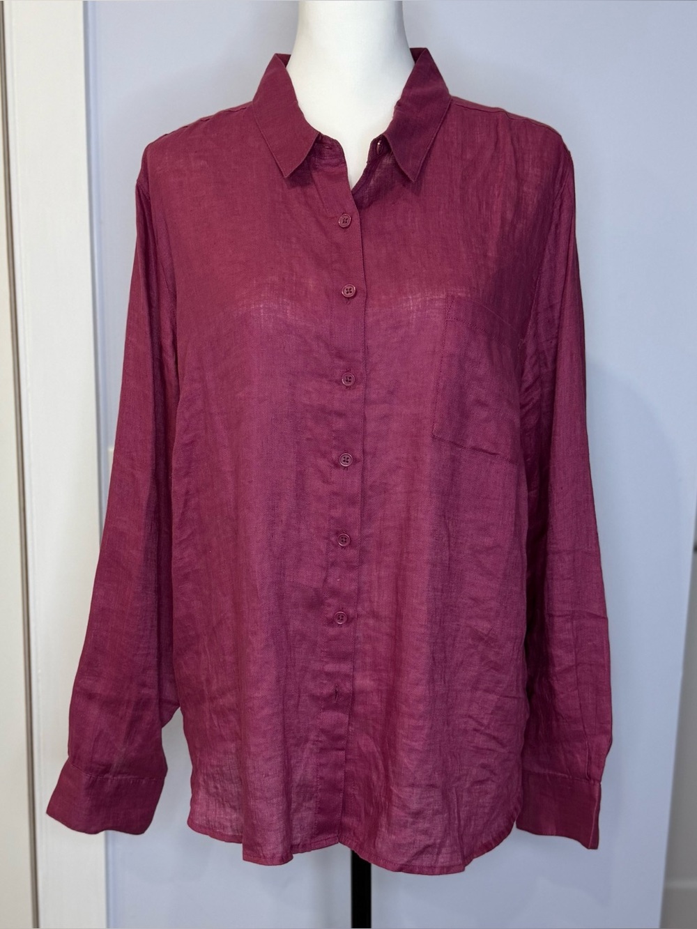 Garnet Hill Women's Button-Up Linen Shirt in Wine, size 16.  Like new!